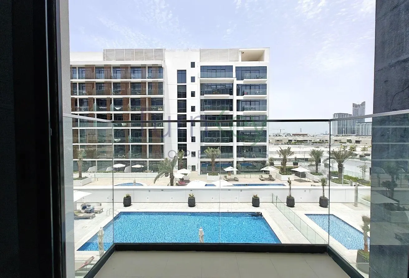 Pool View | Bright | Mid Floor | Equipped Kitchen