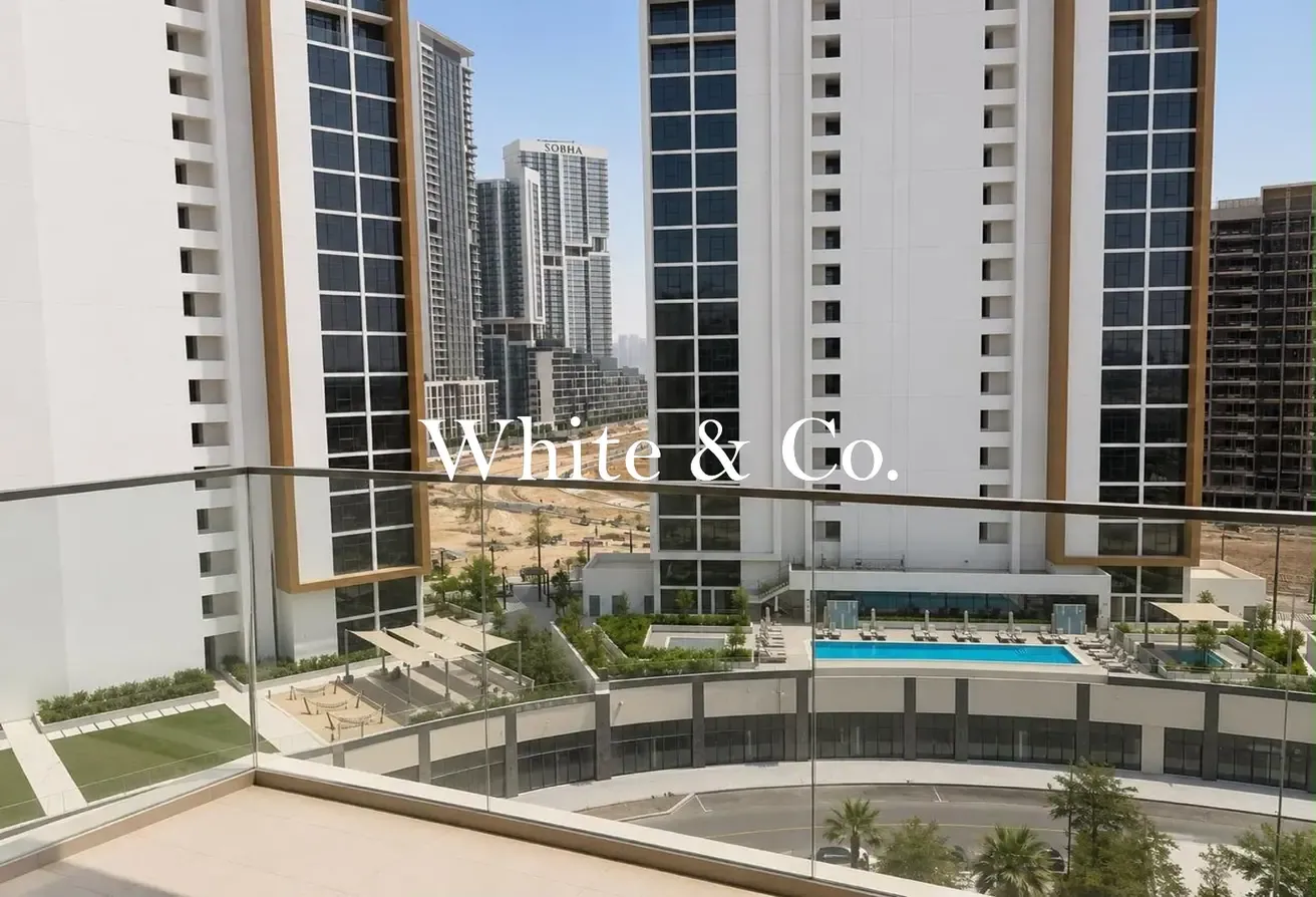 Vacant Property| Pool View | Large Layout