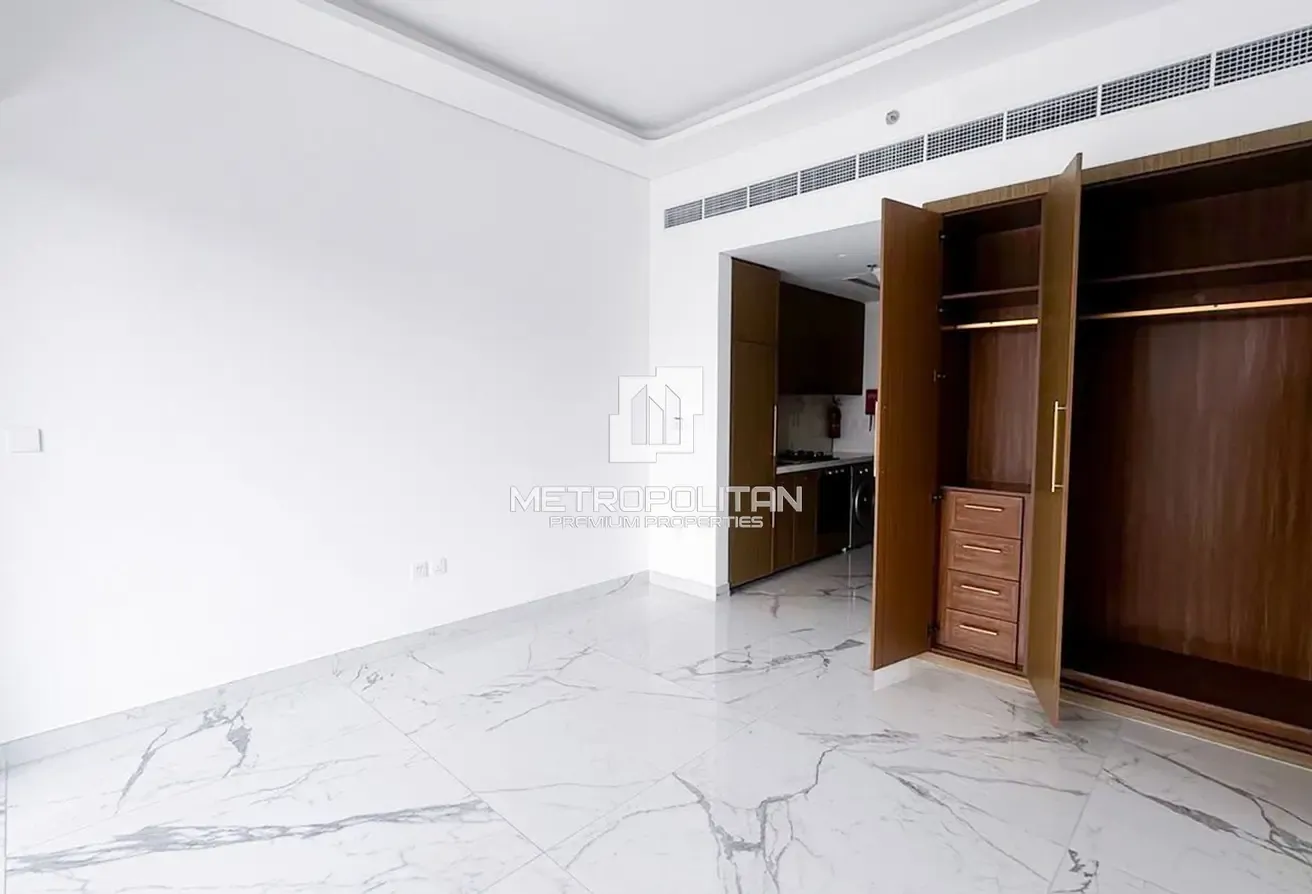 Studio with Balcony | Prime Community | Vacant