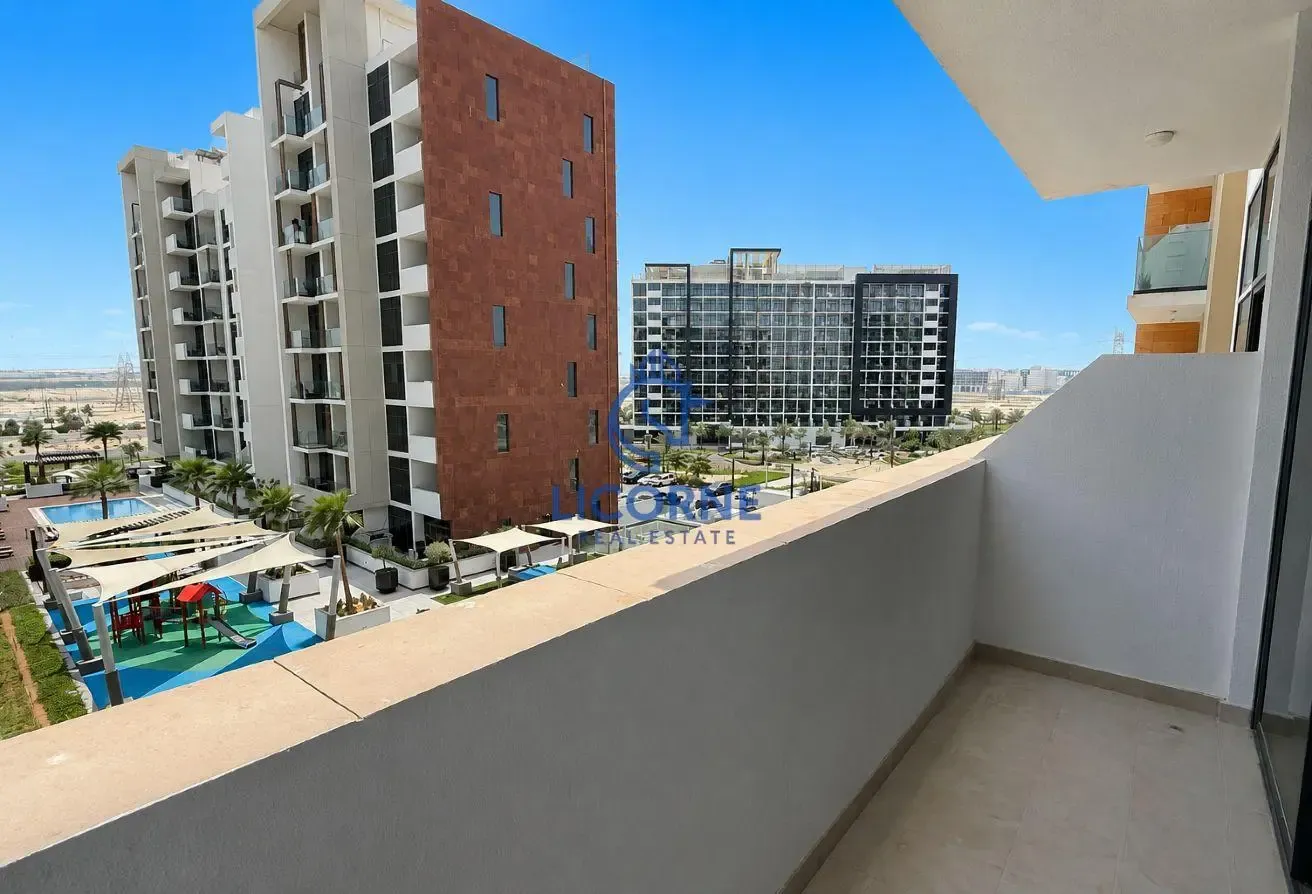 Modern 1BR Apartment | Water Views | Prime Meydan