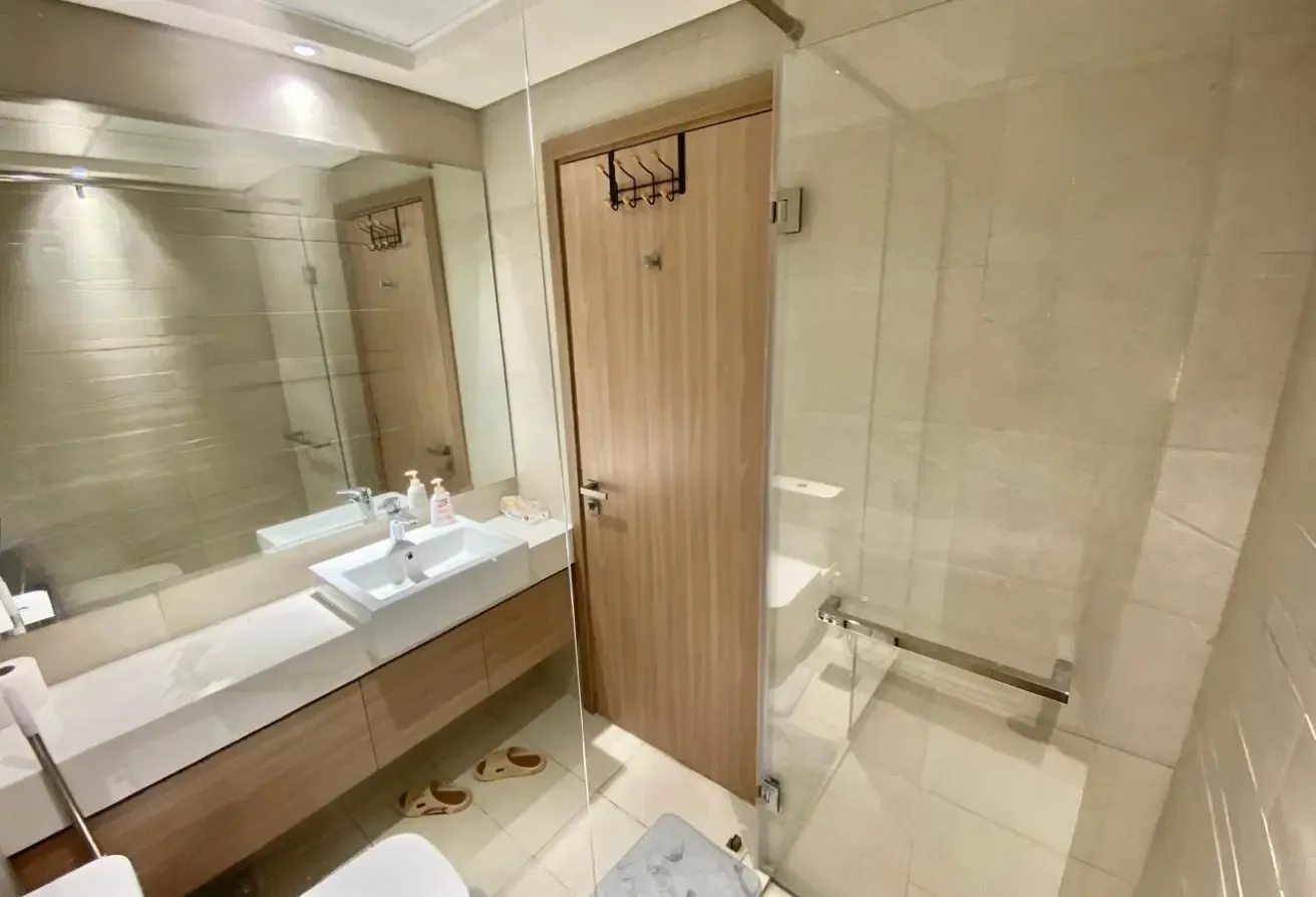 1 BR Apartment with Water View in Meydan