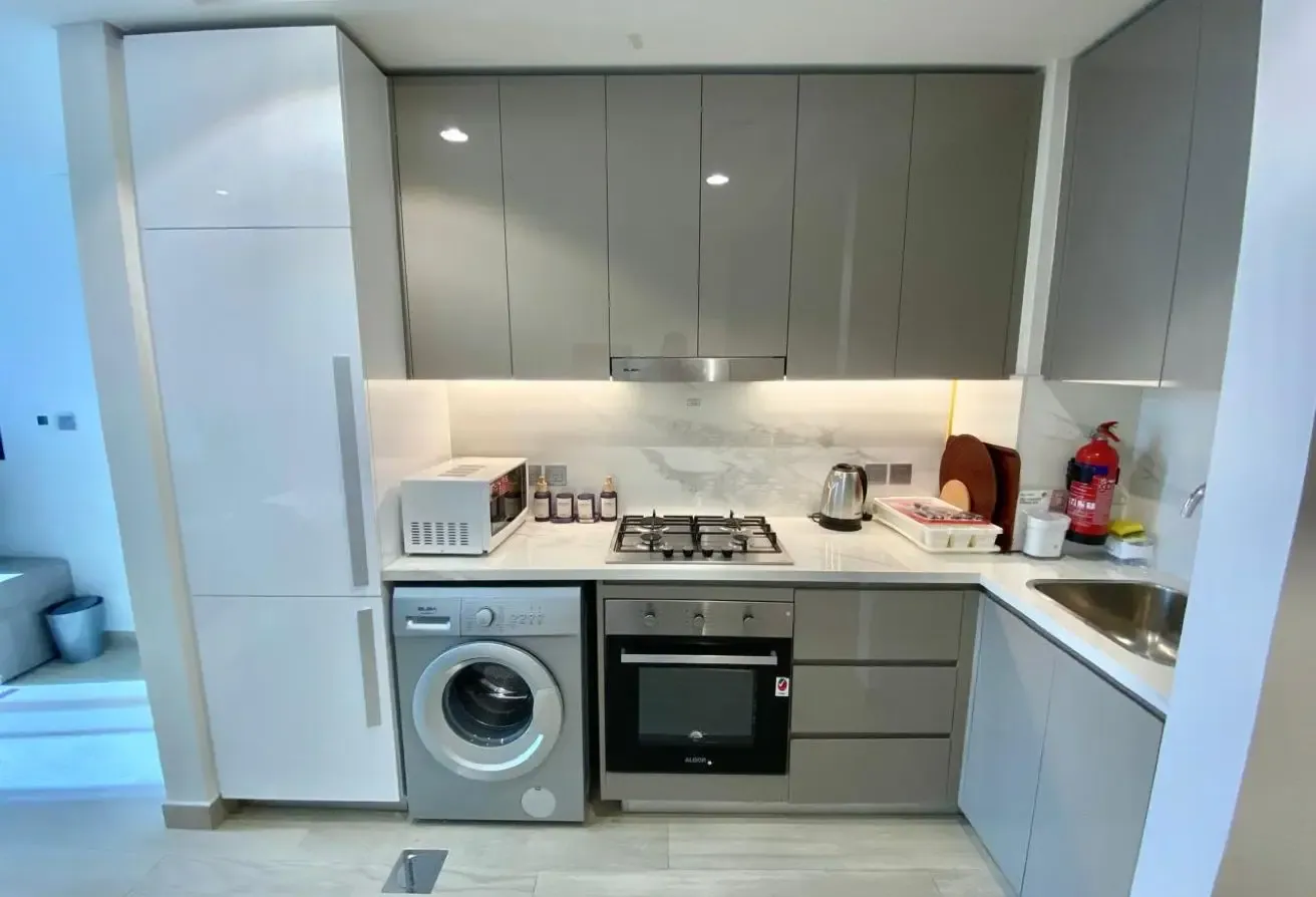 1 BR Apartment with Water View in Meydan