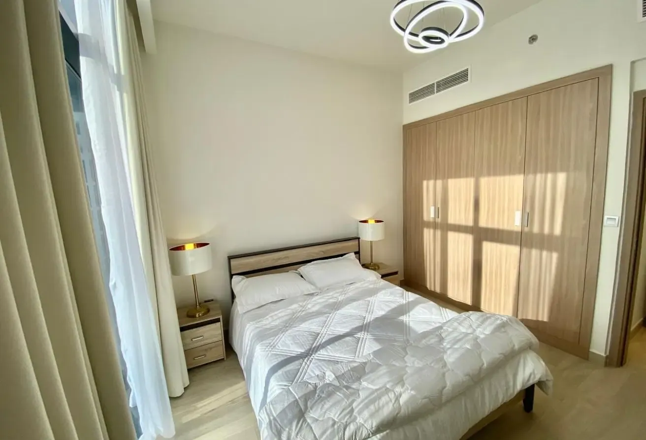 1 BR Apartment with Water View in Meydan