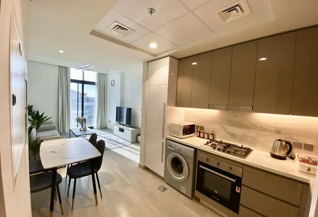 1 BR Apartment with Water View in Meydan