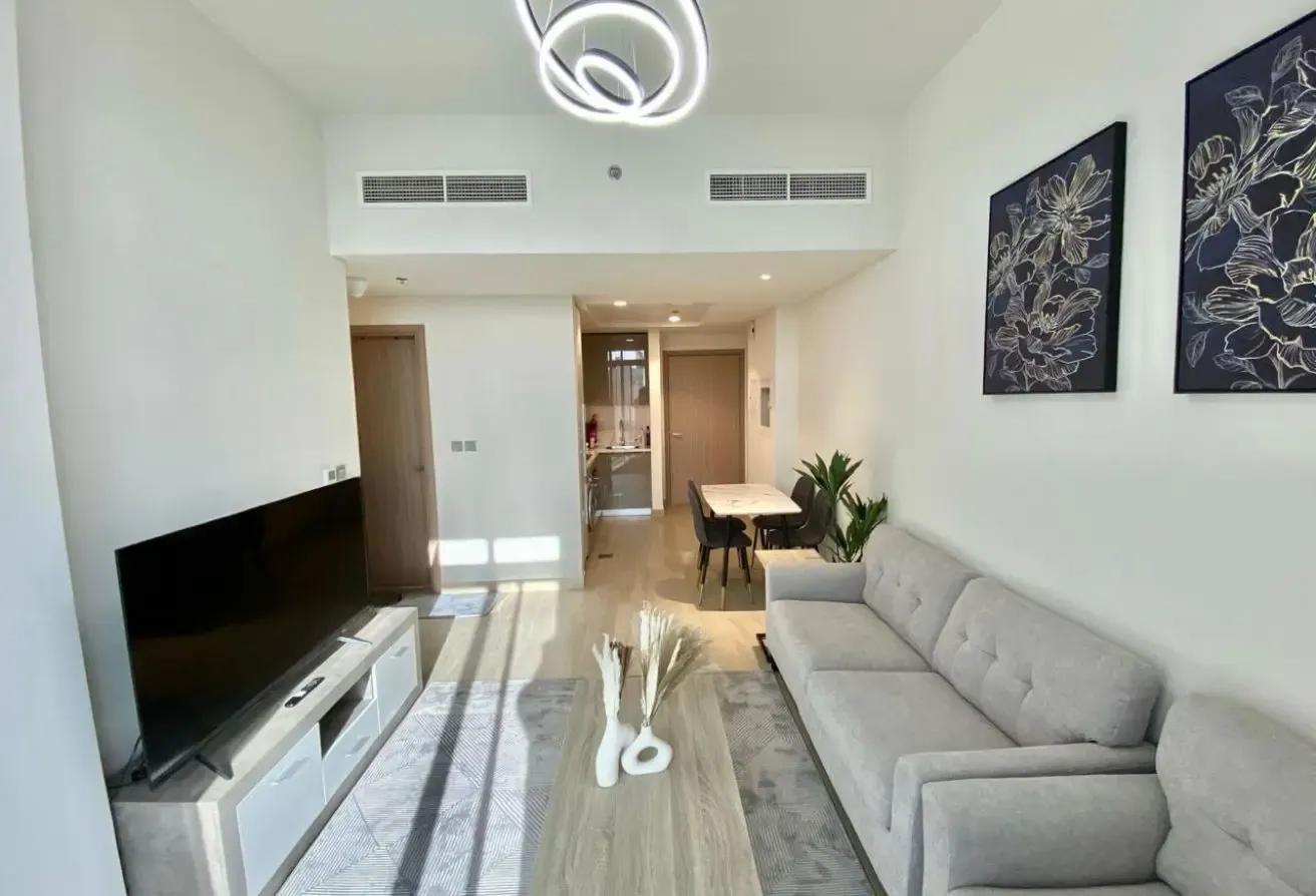 1 BR Apartment with Water View in Meydan