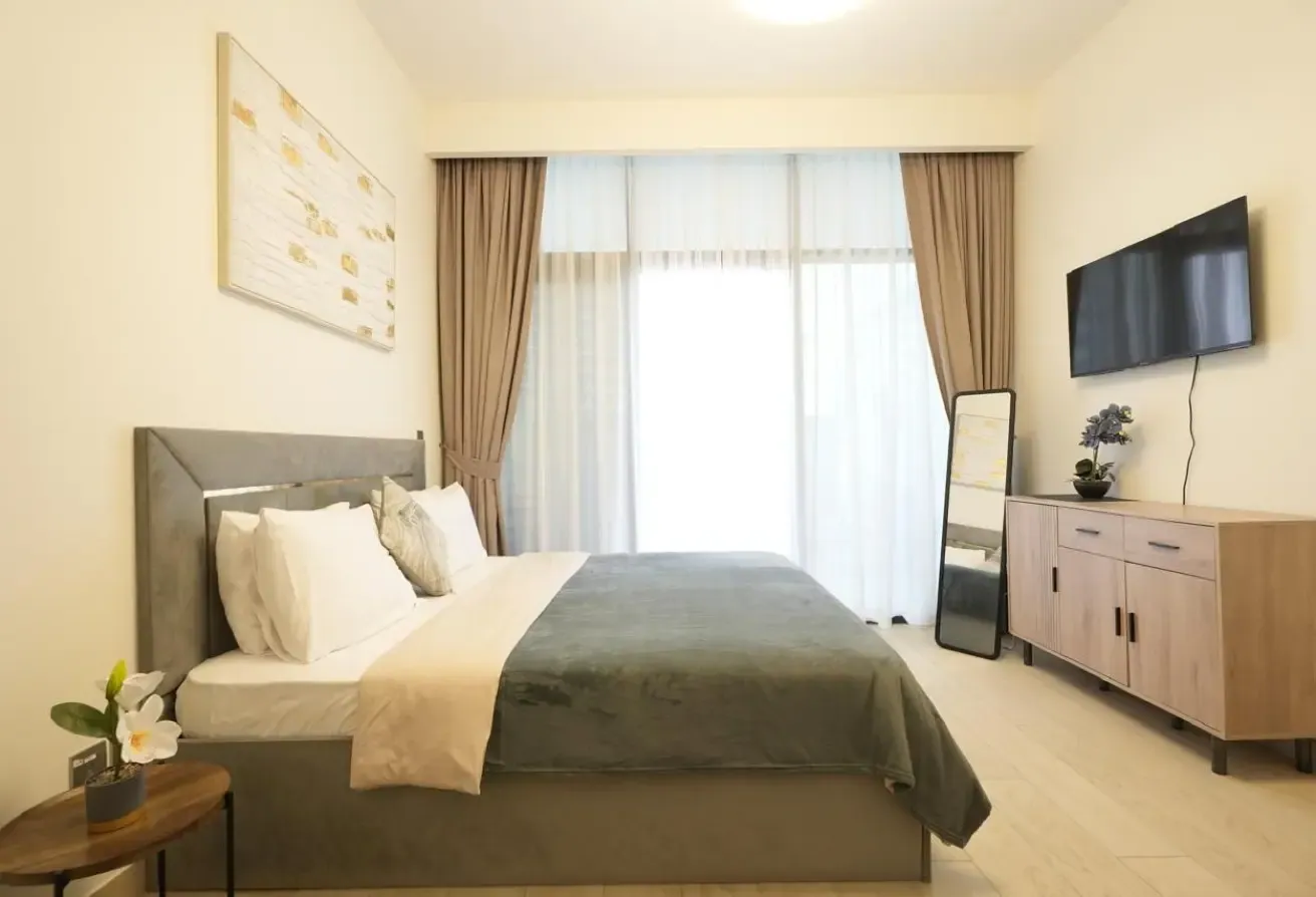Studio Apartment with Landmark View in Meydan