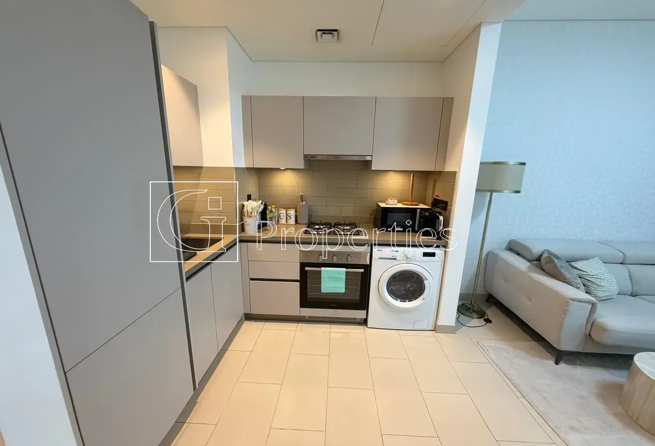 1bd Fully Furnished | Pool View | Ready