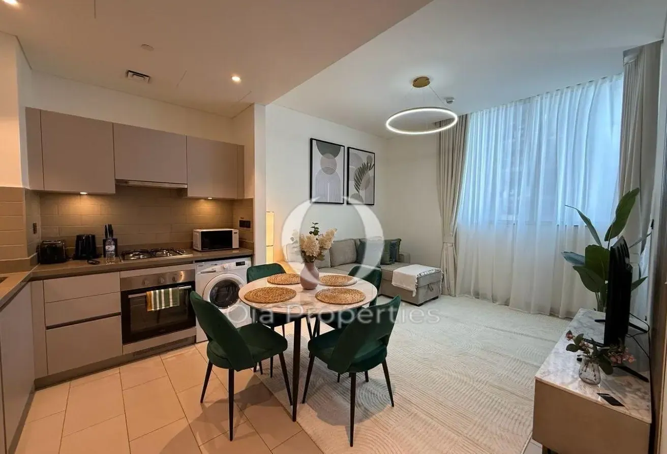 Burj Khalifa and Amenities View | Fully Furnished