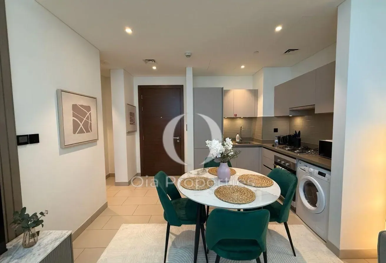 Burj Khalifa and Amenities View | Fully Furnished