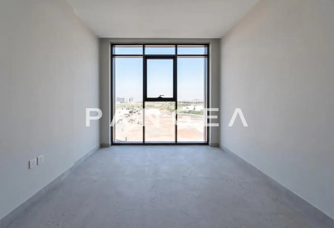 Unobstructed View | Vacant | Big Terrace