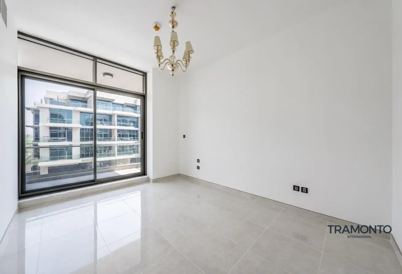 Community View | Spacious Area | Vacant