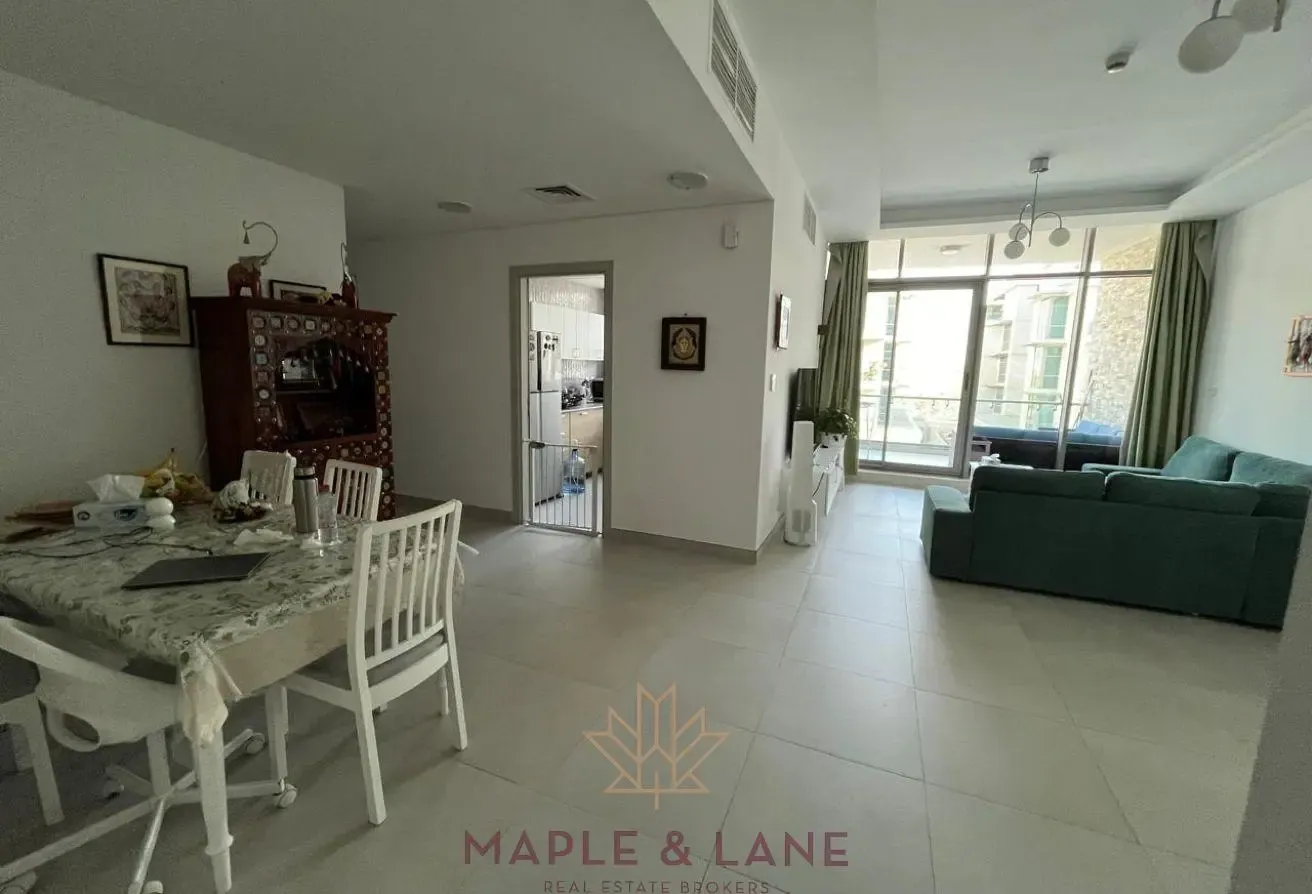 Upgraded | Spacious 2BR+Maid | Vacant on Transfer