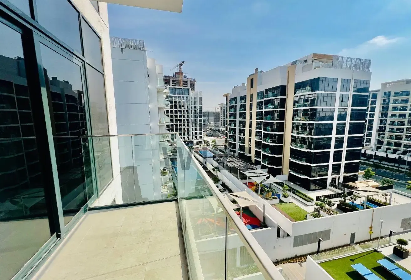 Bright and Spacious | High Floor | Community View