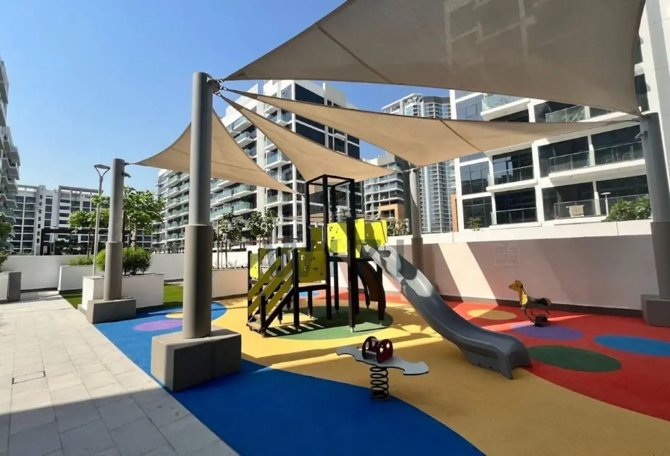 Bright and Spacious | High Floor | Community View