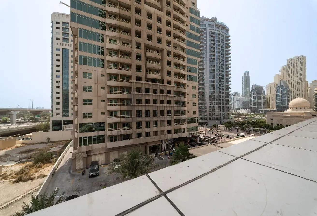 Furnished 2BR Apartment | Prime Location |Marina