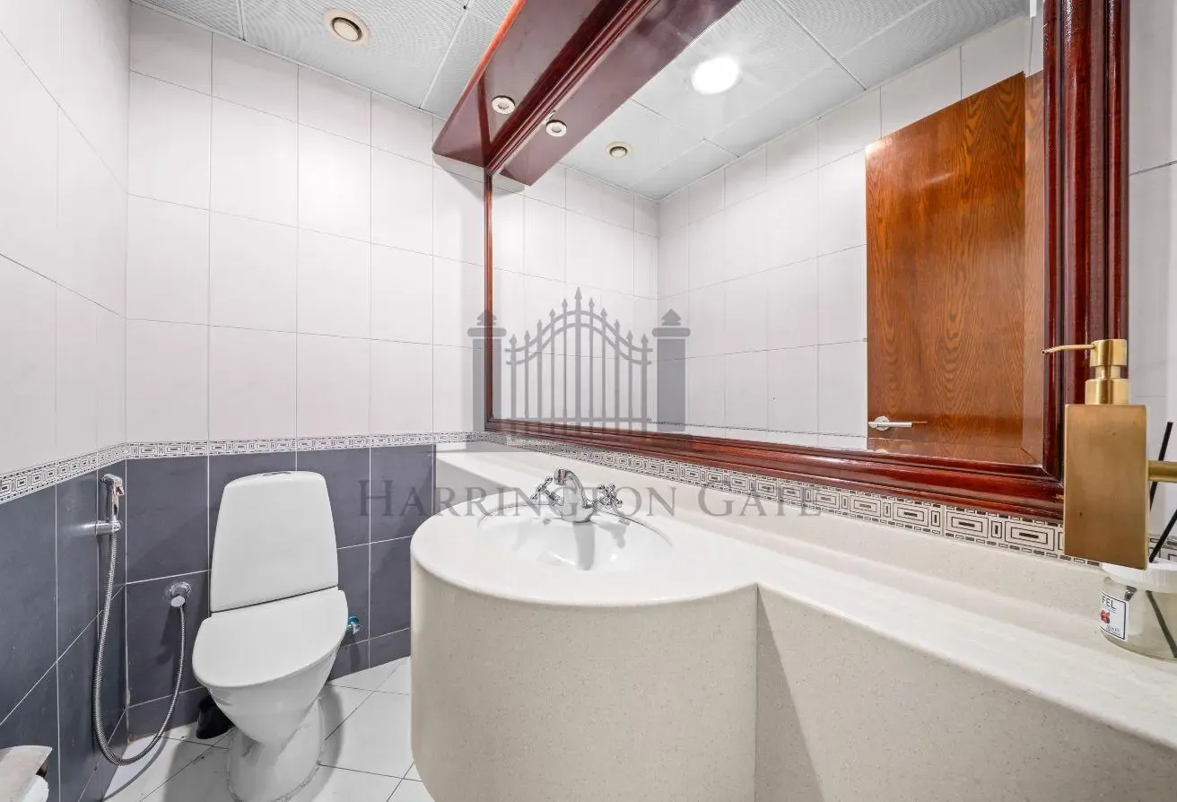 Furnished 2BR Apartment | Prime Location |Marina
