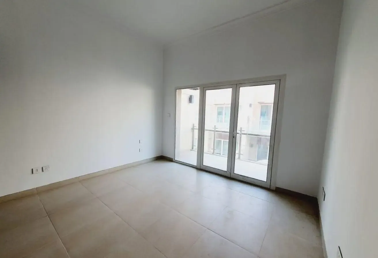 Vacant 3BR+M | Well Maintained | Vaastu Compliant