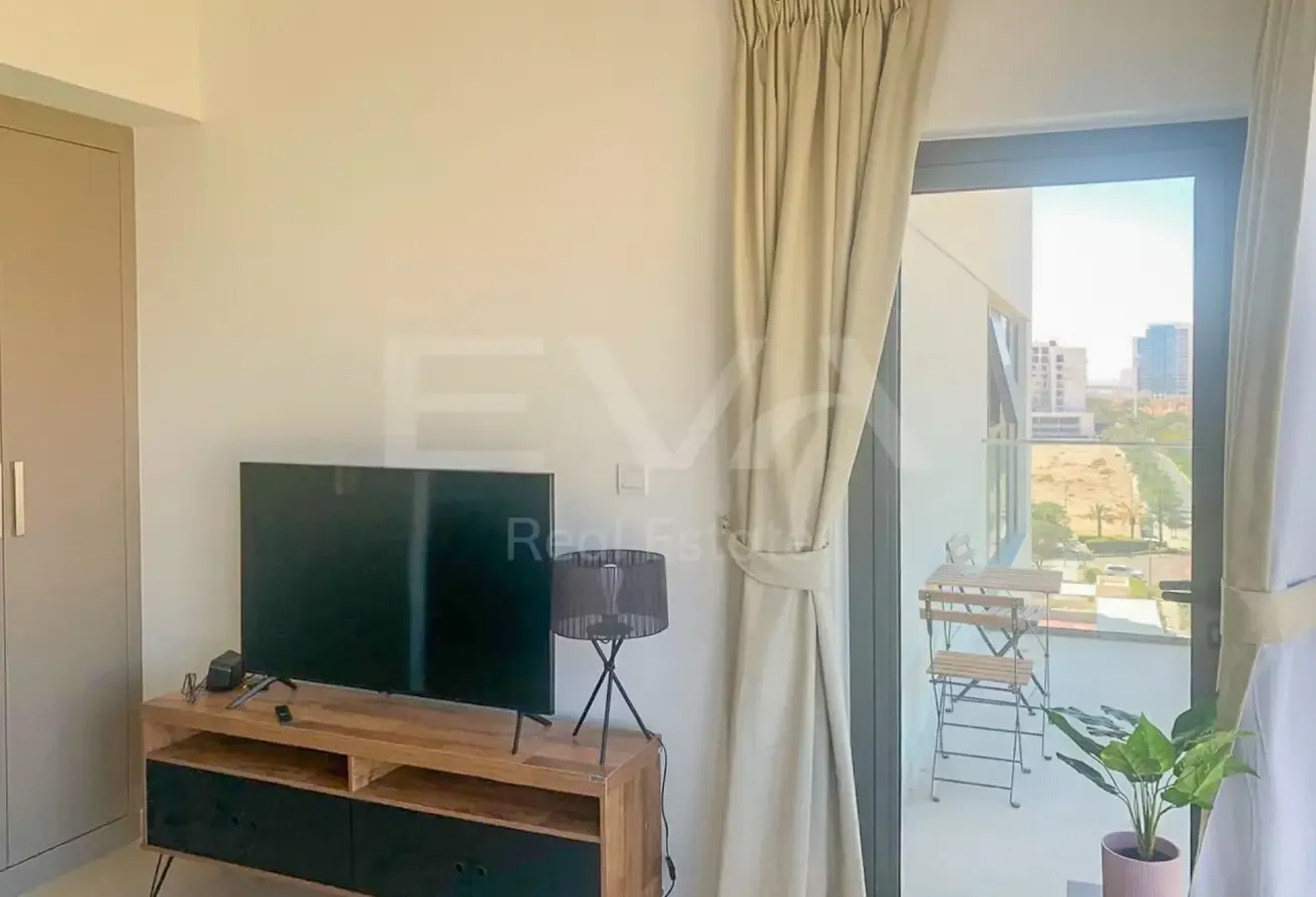 UNFURNISHED | SKYLINE VIEW | NEAR METRO