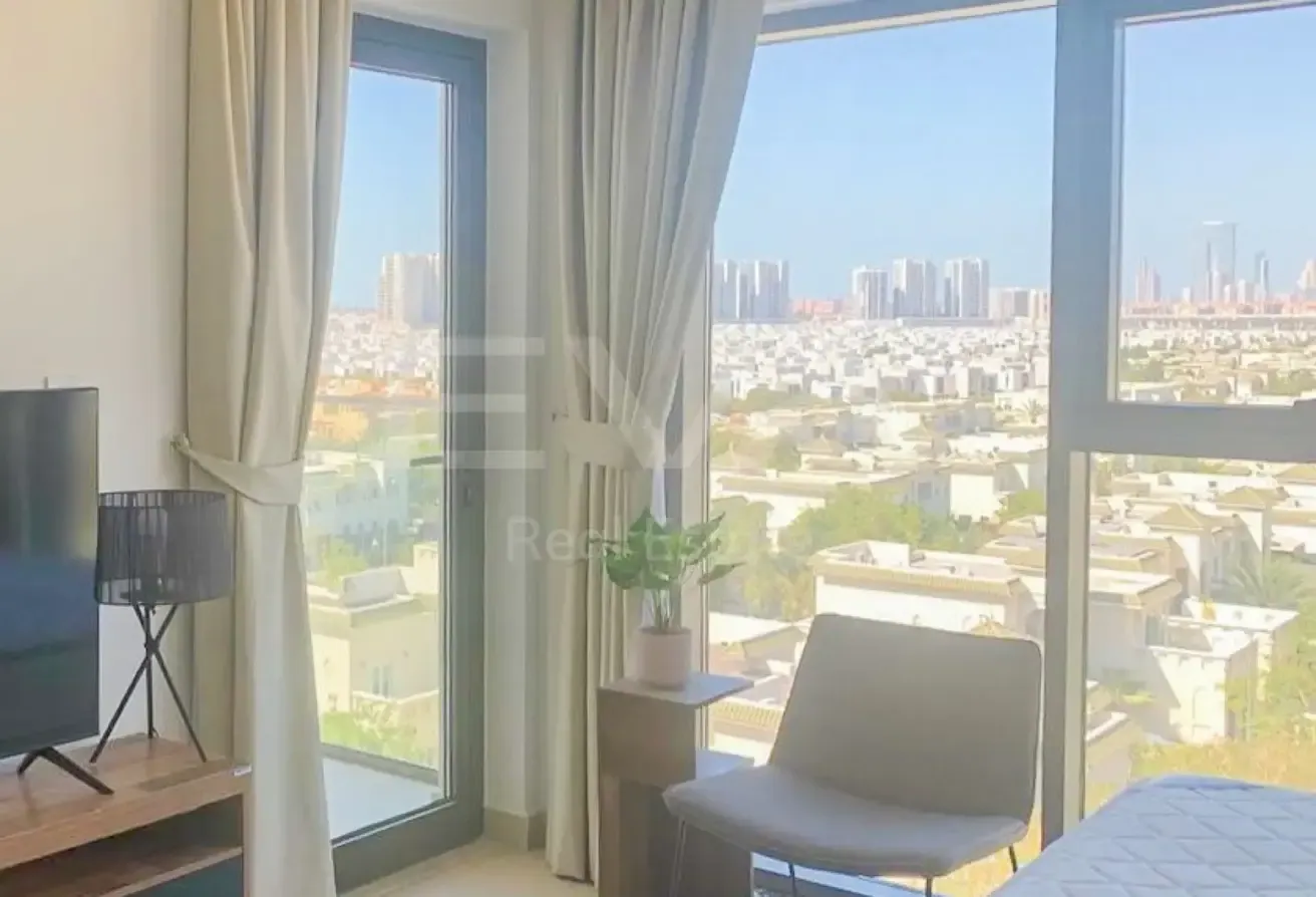UNFURNISHED | SKYLINE VIEW | NEAR METRO