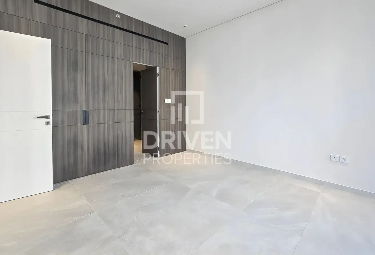 Pool View | Premium Quality | Ideal Location