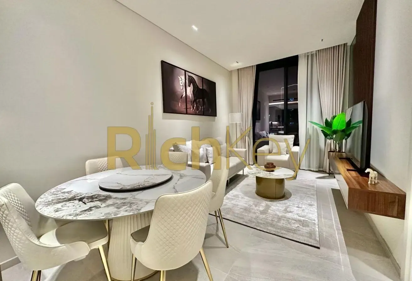 Fully Furnished | Brand New | Vacant | Great Price