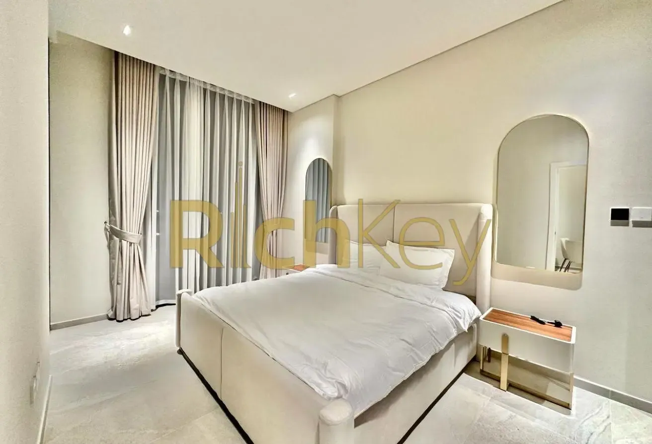 Fully Furnished | Brand New | Vacant | Great Price