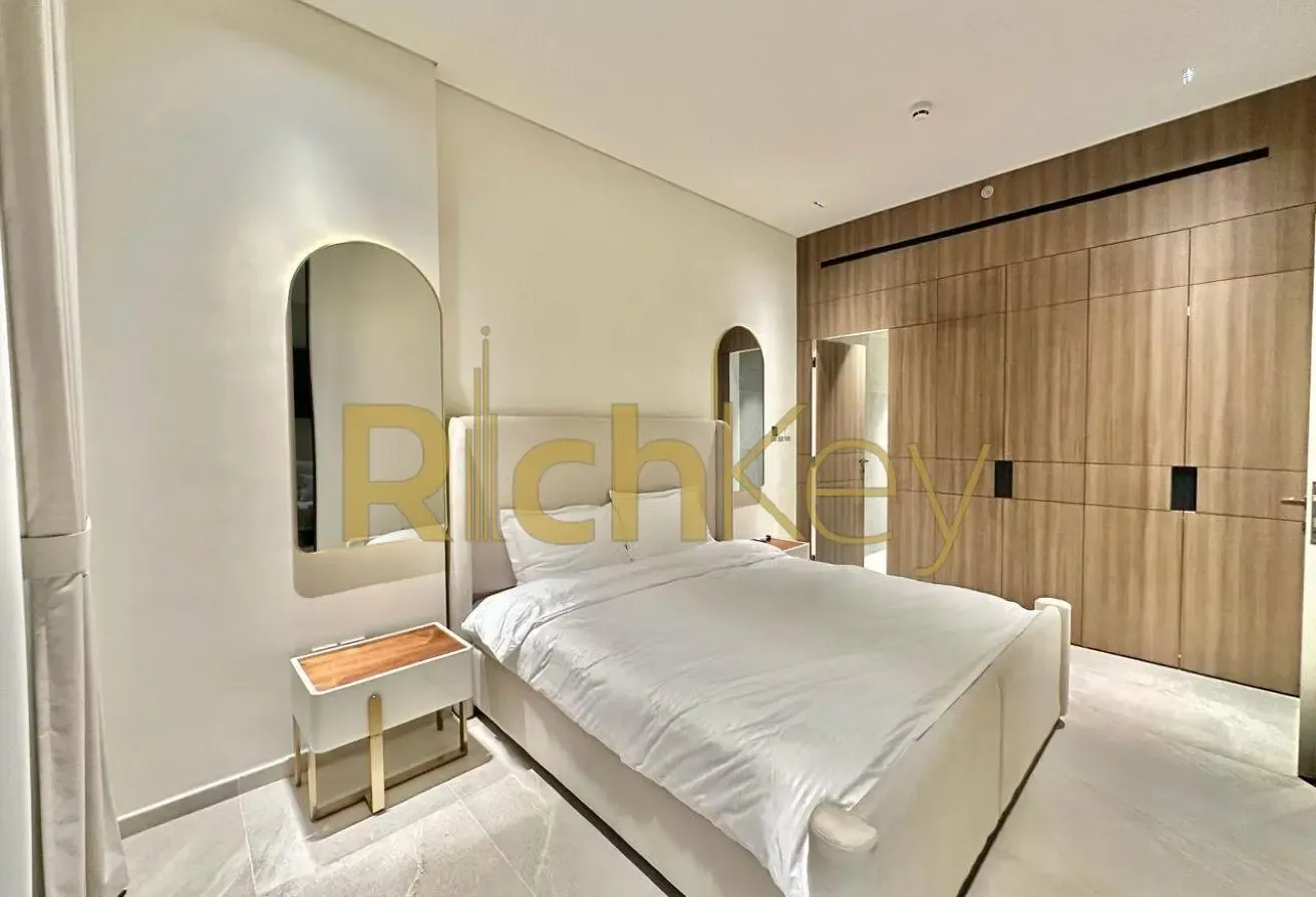 Fully Furnished | Brand New | Vacant | Great Price