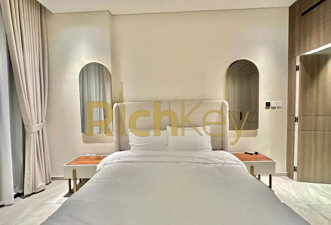 Fully Furnished | Brand New | Vacant | Great Price