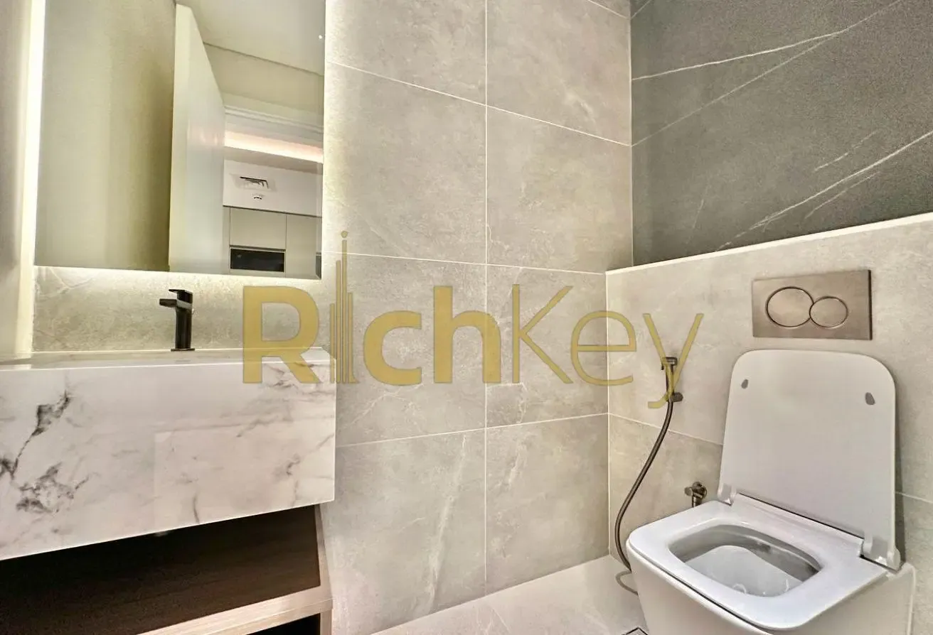 Fully Furnished | Brand New | Vacant | Great Price