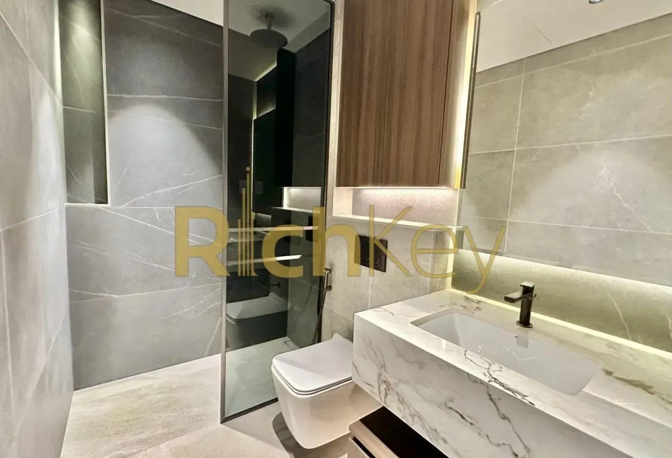 Fully Furnished | Brand New | Vacant | Great Price