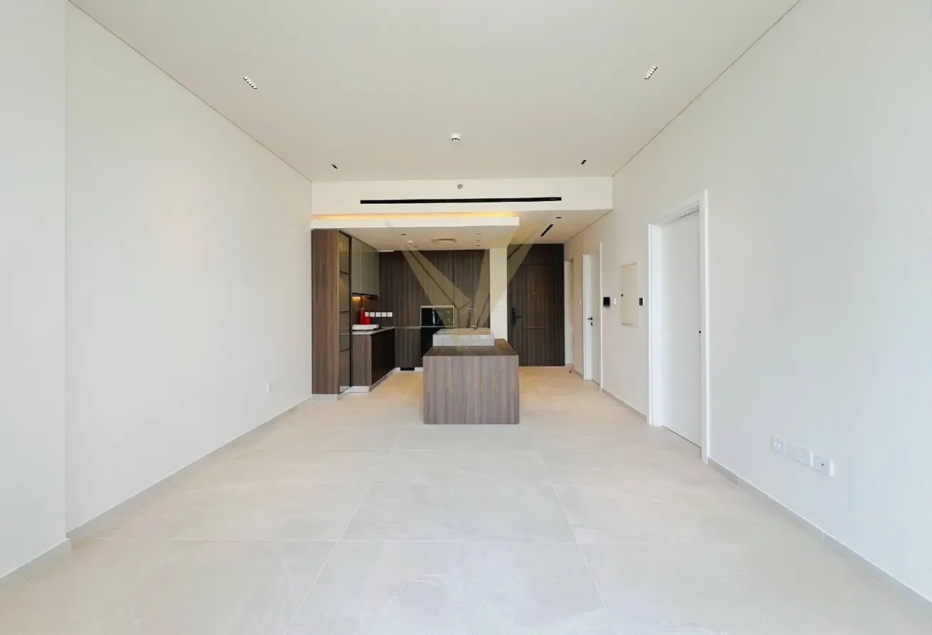 VACANT 1-BR | POOL VIEW | FULLY EQUIPPED KITCHEN