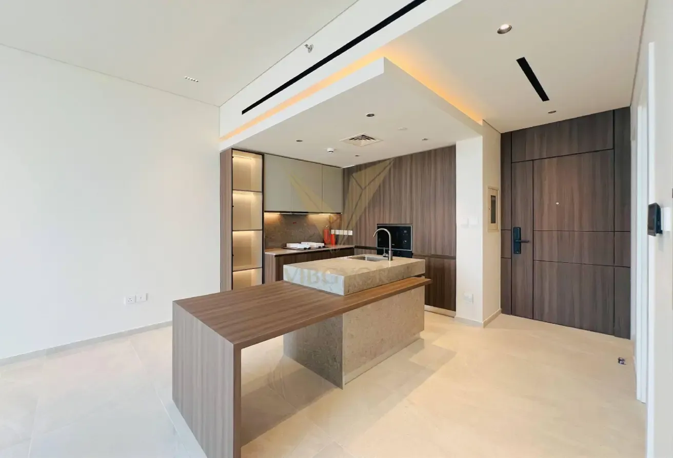 VACANT 1-BR | POOL VIEW | FULLY EQUIPPED KITCHEN