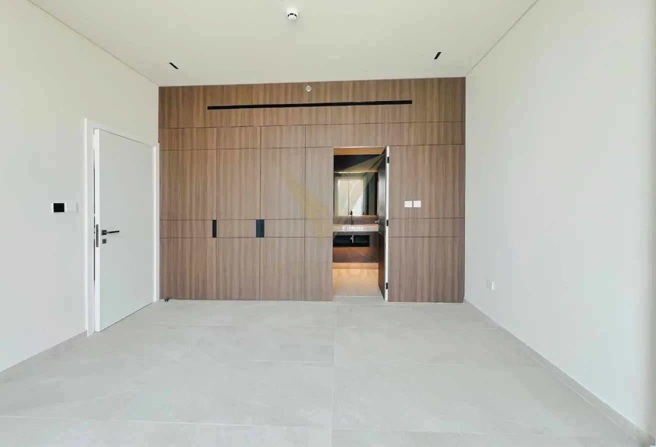 VACANT 1-BR | POOL VIEW | FULLY EQUIPPED KITCHEN