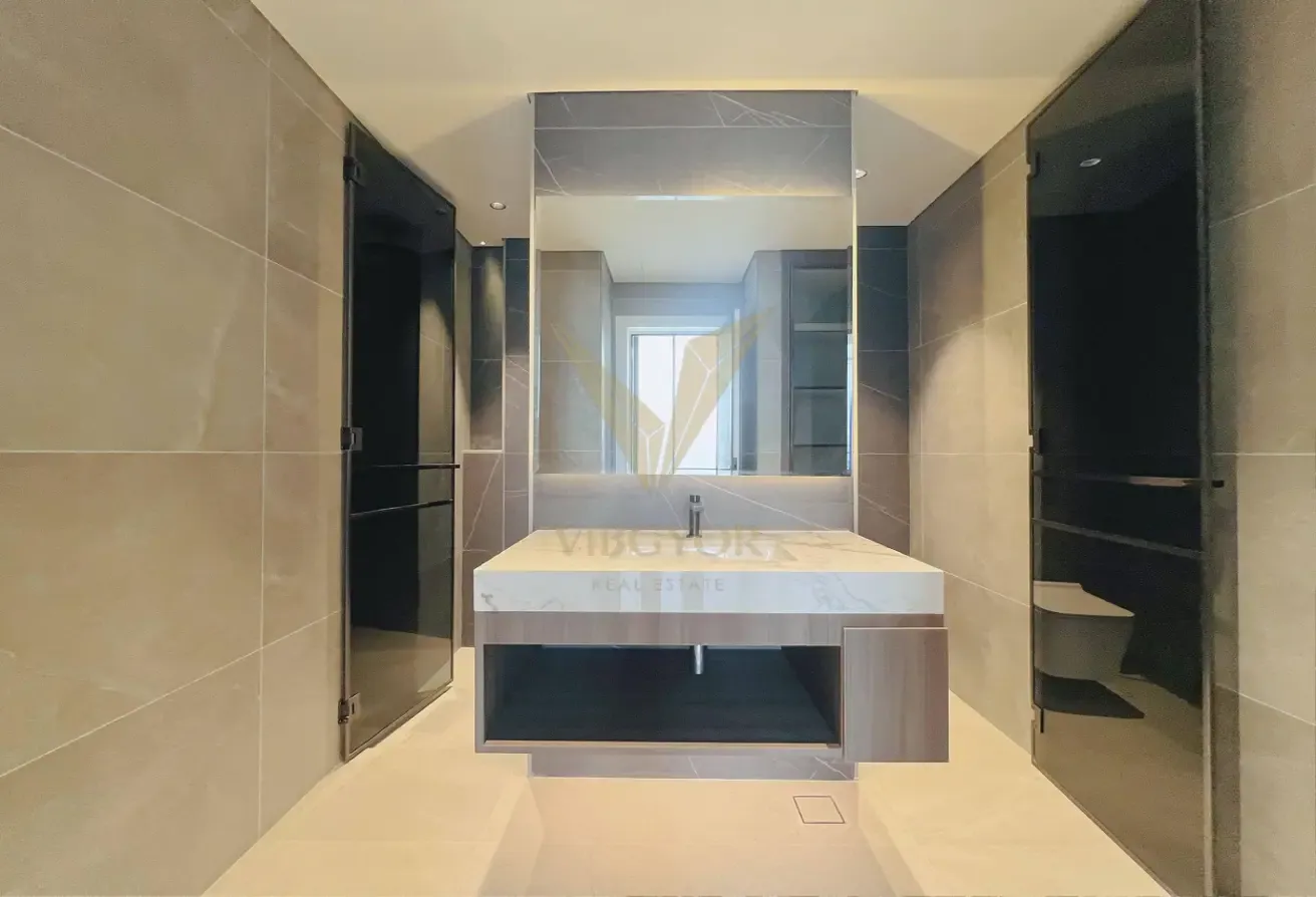 VACANT 1-BR | POOL VIEW | FULLY EQUIPPED KITCHEN