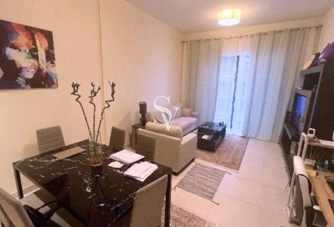 Pool view | Mid Floor | Tenanted | Close to Exit