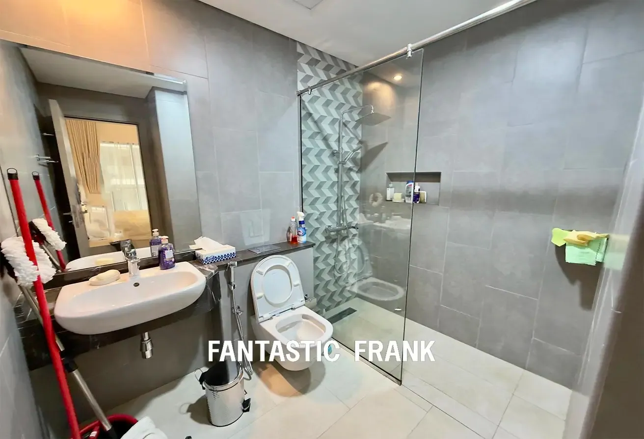 VACANT | Mid-Floor | Specious | Fully Furnished