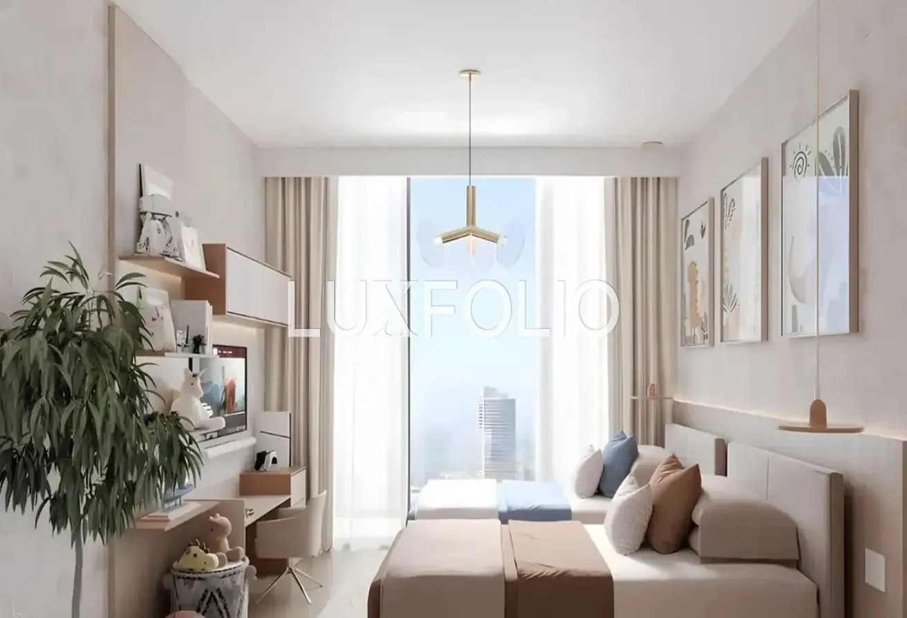 Large | Multiple Options | Resale