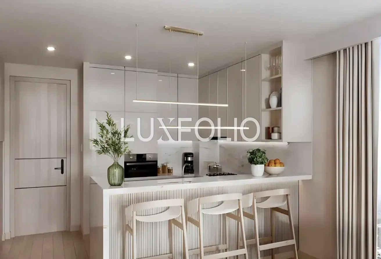 Large | Multiple Options | Resale