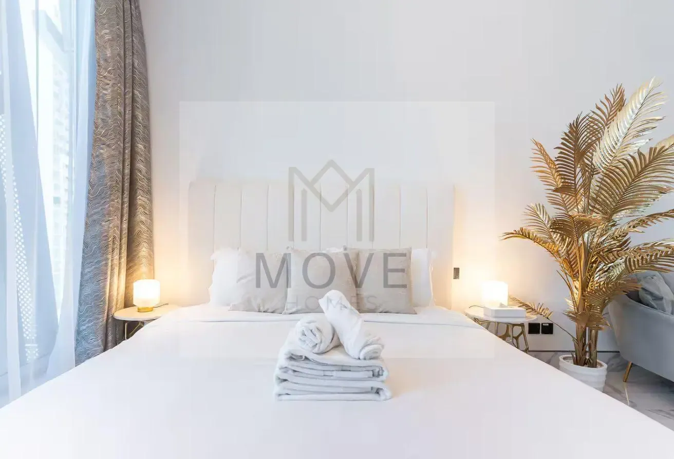 Canal View|Fully Furnished|High floor|Large Studio