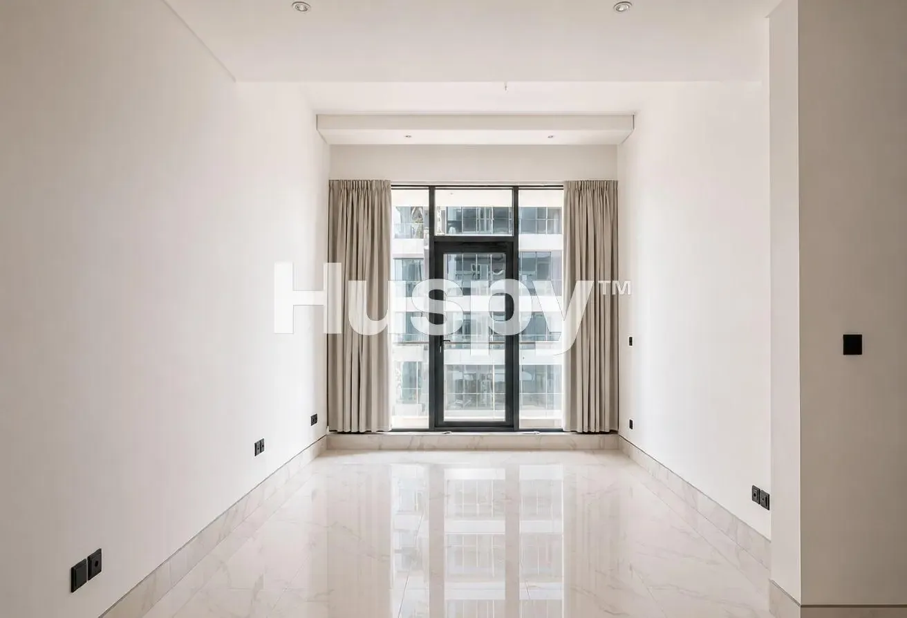 Unfurnished | Vacant | Partial Canal View