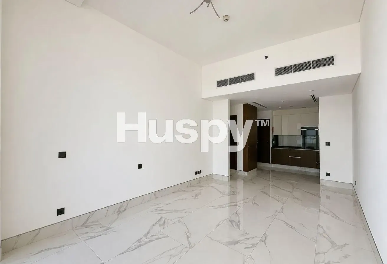 Unfurnished | Vacant | Partial Canal View