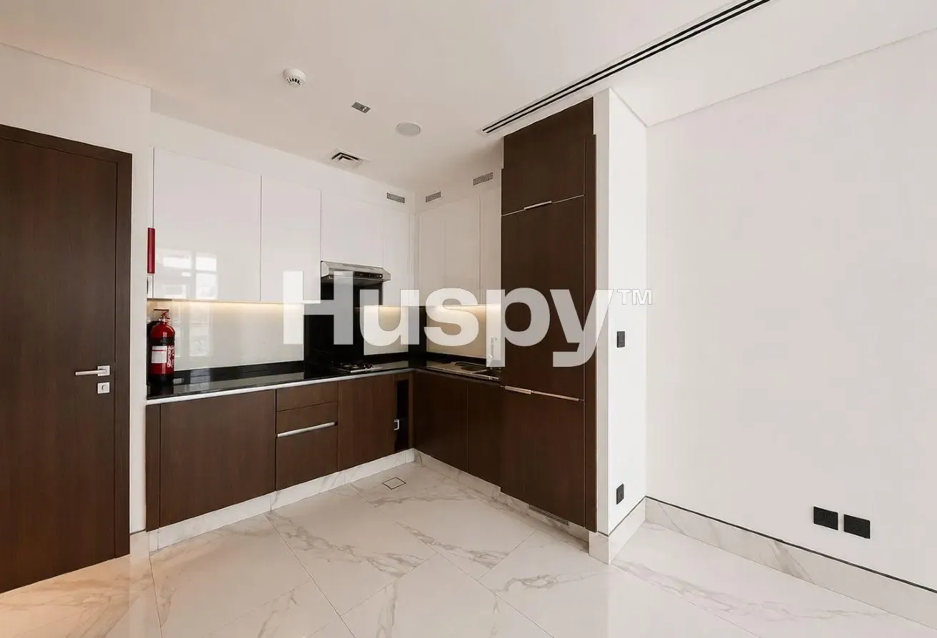 Unfurnished | Vacant | Partial Canal View