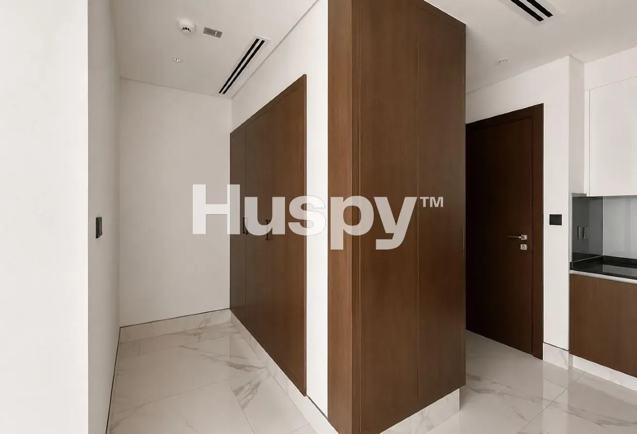 Unfurnished | Vacant | Partial Canal View