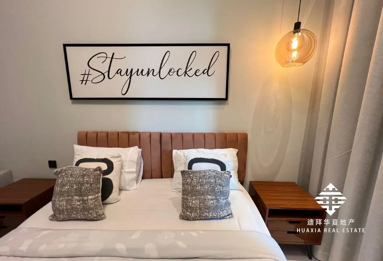 Fully Furnished Studio | Canal View | Vacant
