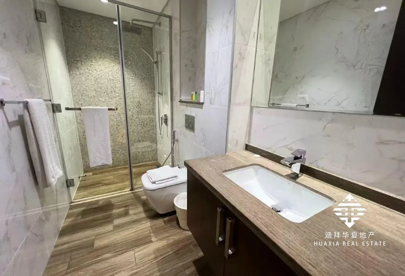 Fully Furnished Studio | Canal View | Vacant