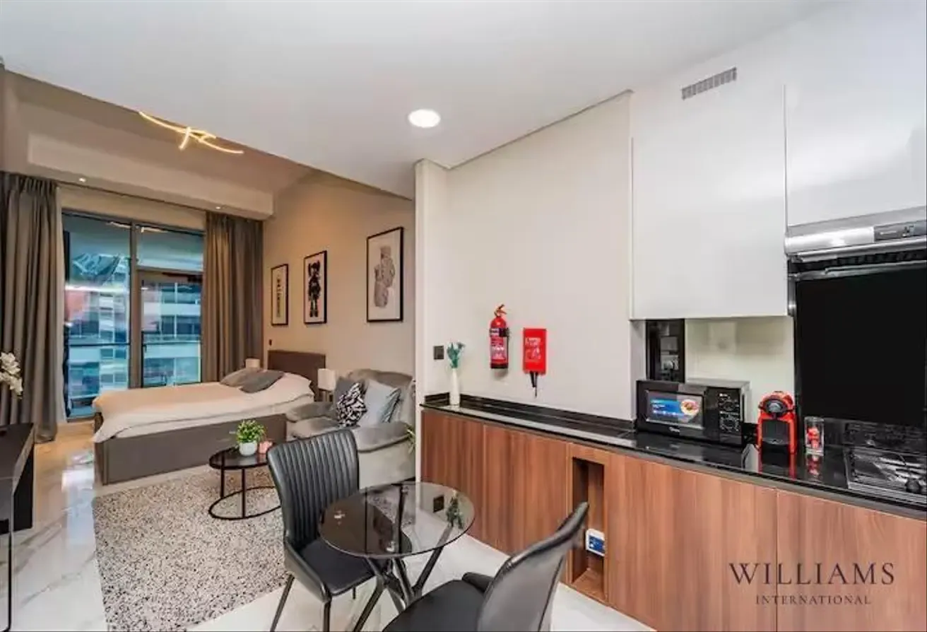 VACANT | FULLY FURNISHED | CANAL VIEW