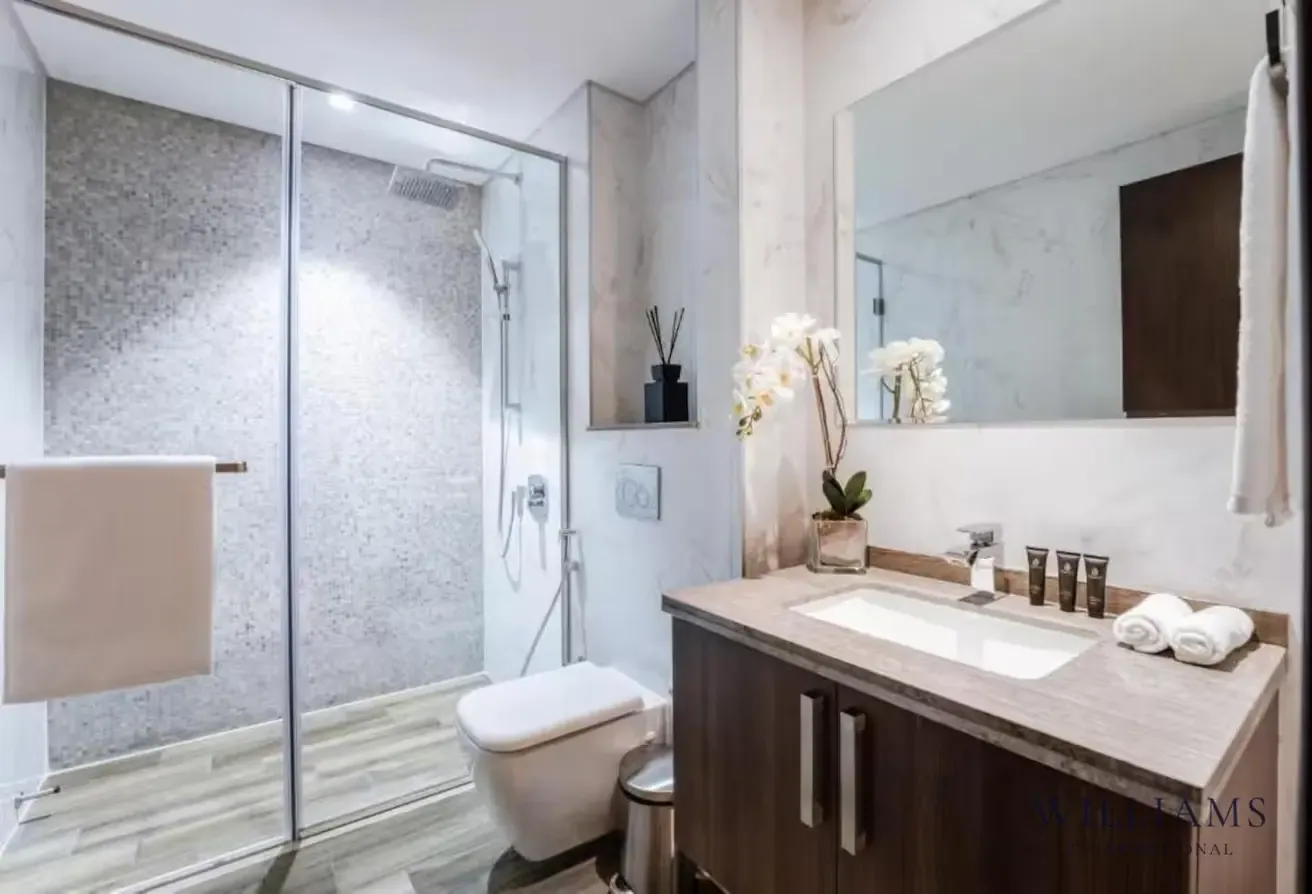 VACANT | FULLY FURNISHED | CANAL VIEW