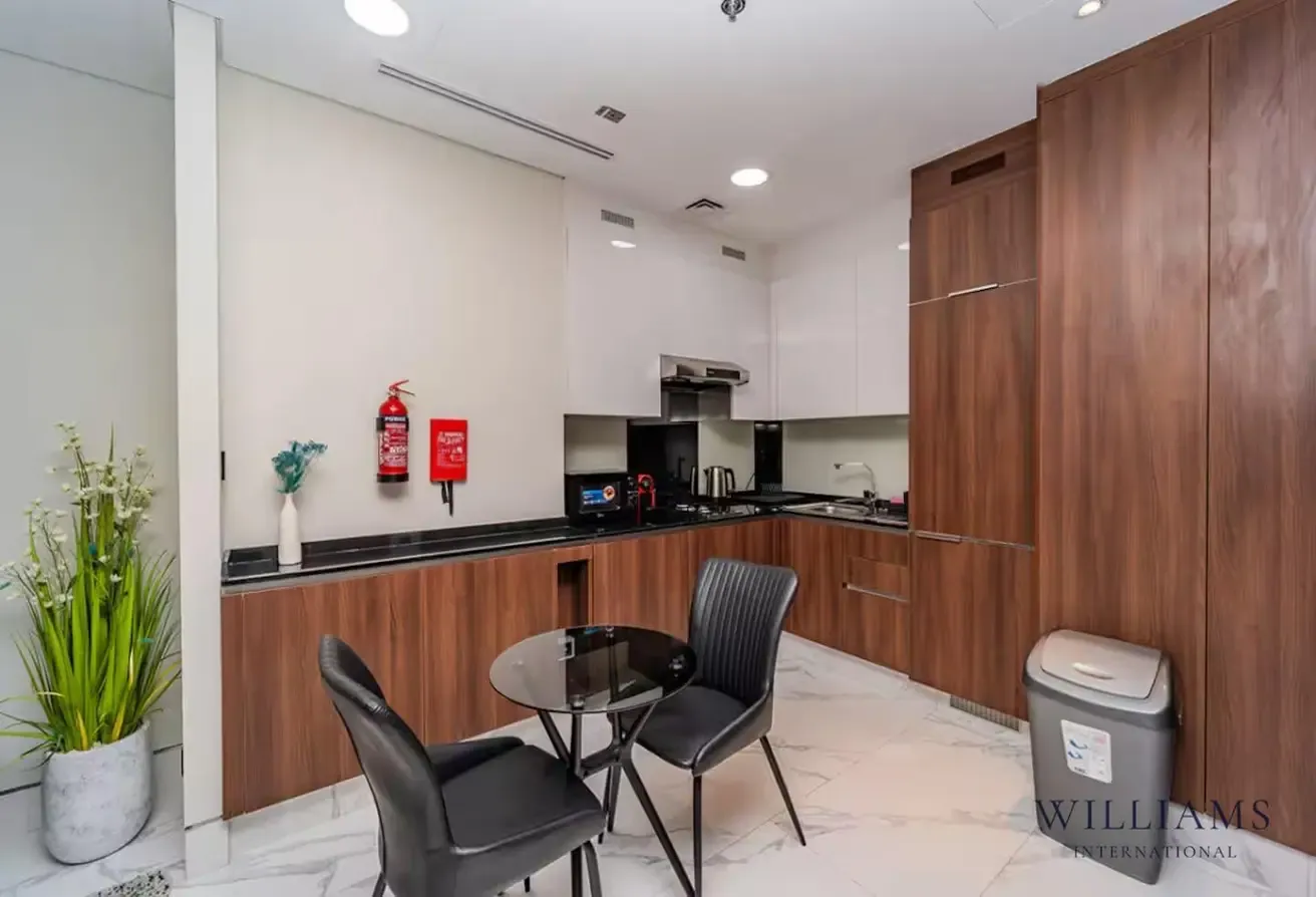 VACANT | FULLY FURNISHED | CANAL VIEW