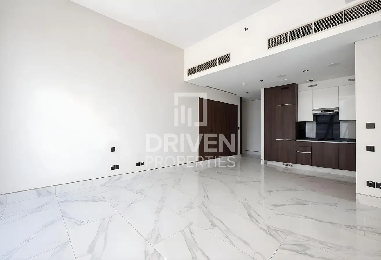 Unique Layout | Elegant Apartment | Vacant