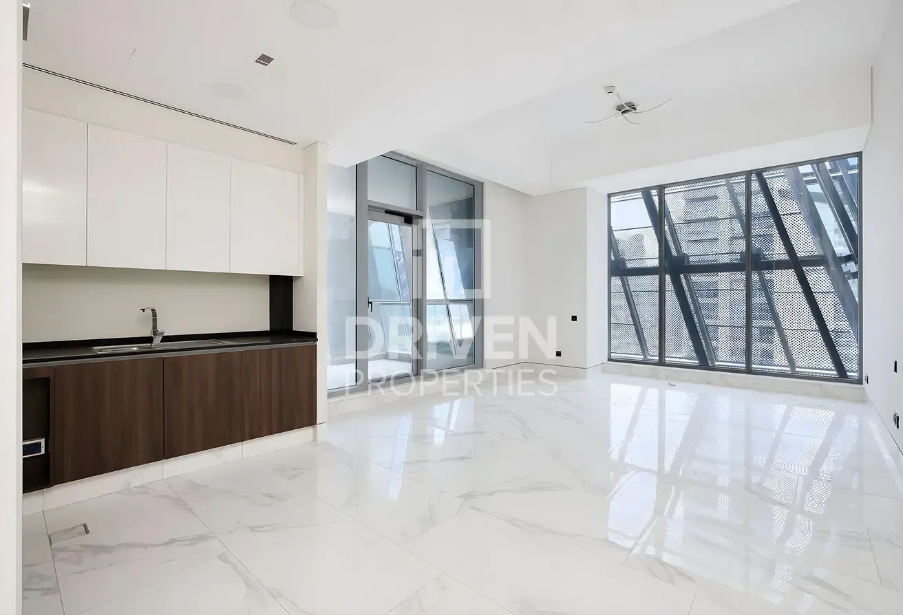 Unique Layout | Elegant Apartment | Vacant